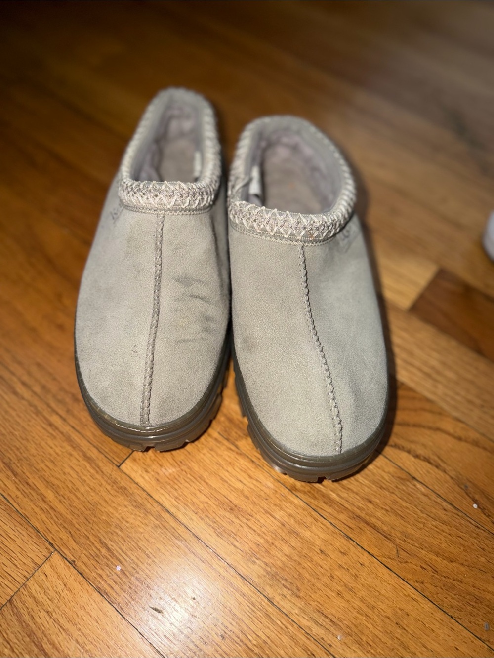 UGG Tasman